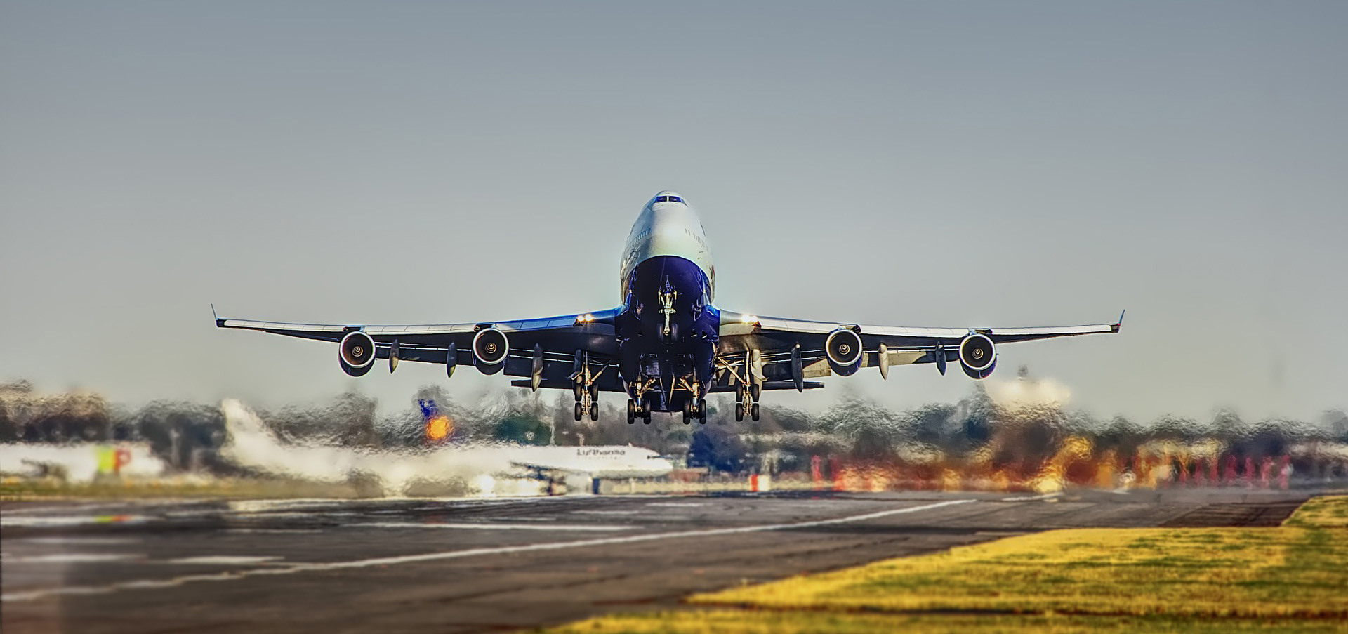 airplane-2745898_1920_S